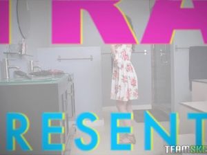 Худая молодая сучка после глубокого минета прыгает на хую