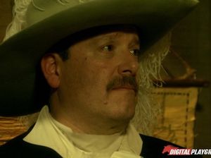 Классные лесби облизывают письки в средневековом замке