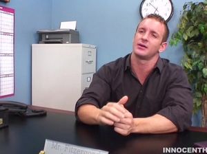 Блондинка студенка была выебана на столе своим репетитором