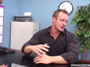 Блондинка студенка была выебана на столе своим репетитором