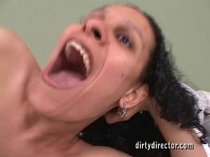 Кудрявая зрелая цыганка отдаётся парню в волосатый анус