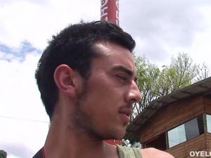 Пикапер долбит в киску красивую девушку с худым телом