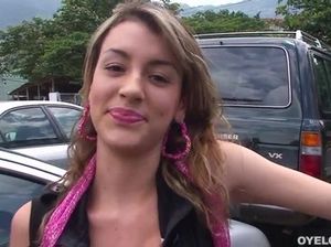 Пикапер долбит в киску красивую девушку с худым телом