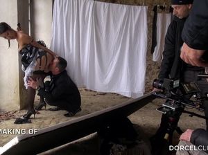 Настоящие порно съемки фильма с азиатками служанками