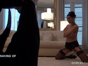 Настоящие порно съемки фильма с азиатками служанками