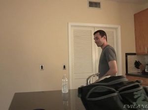 Азиатка мастурбирует пилотку и анус своей подруги