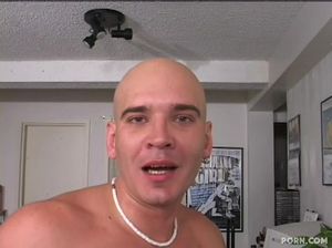 Лысый пикапер развел на секс сисястую даму