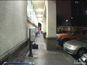 Черный пикапер развел на секс белую милфу
