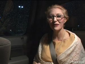 Черный пикапер развел на секс белую милфу
