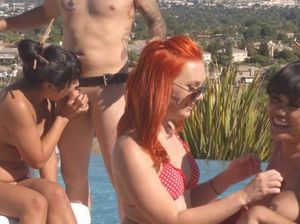 Горячие свингеры во время своей оргии меняются женами