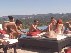 Горячие свингеры во время своей оргии меняются женами