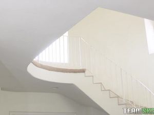 Дочка полизала пизду матери и потрахалась с ее любовником