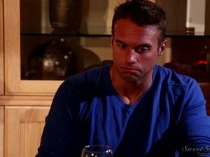 Муж изменяет с красивой азиаткой в татуировках и шпилит ее в классических позах