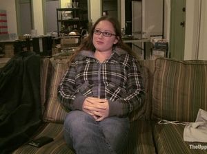 На закрытой секс вечеринке доминант имеет нескольких девочек