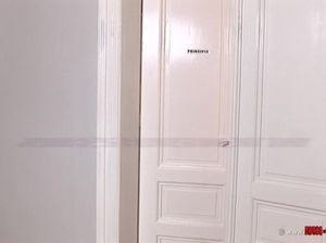 Извращенный директор больно отшлепал студентку а она успокоила себя дрочкой