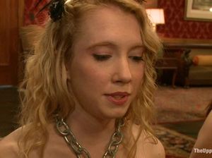 БДСМ-щик мучает симпатичных девушек в чулочках