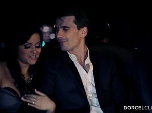 Друзья свингеры обменялись красивыми подружками для анальной оргии