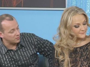 Две семейные пары увлеклись сексуальными играми на вечеринке