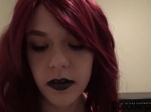 Ебет в волосатую пизду от первого лица соску в красных чулках