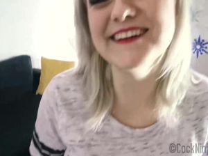 Небритый брат трахнул младшую сестру и ее лучшую подругу