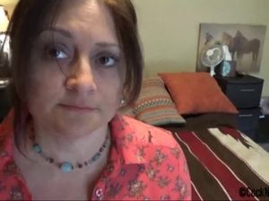 Толстая мамка раздвинула ноги перед возбужденным сыном