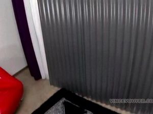 Похабный мужик жарит в пизду горячую 18-летнюю малышку и спускает сперму ей на язык