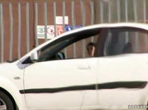 Много мужиков устроили молодой сучке золотой дождь и залили ее спермой