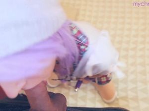 Минетчица с фиолетовыми волосами сосет крупный член от первого лица до буккаке