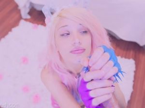 Горячие ролевые игры красивой блондинки с минетом от первого лица