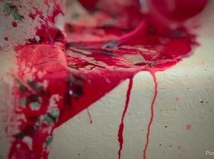 Возбужденный парень трахает мулатку в краске с окончанием внутрь