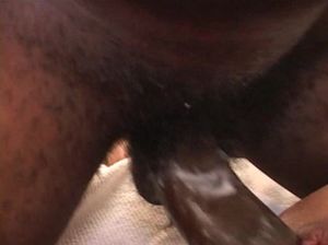 Негры накончали в пизду белой изменщицы после секса втроем