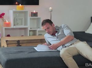 Страстно трахнул грудастую блонду в анальную дырку после горлового минета