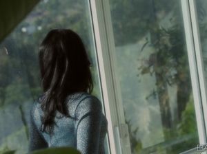 Красивая брюнетка сделала нежный минет и потрахалась с кобелем дома