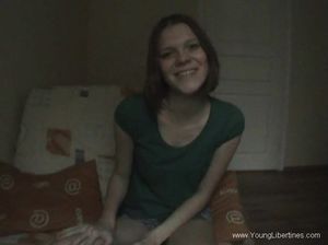 Русская Маша скачет на члене и получает буккаке для домашней видео коллекции