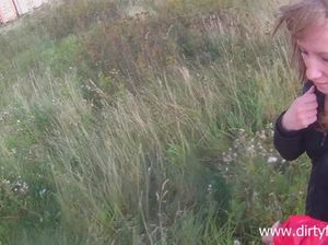 Русский пикапер трахнул незнакомку на природе и в общественном туалете