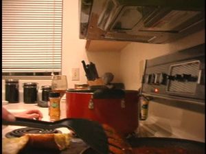 Пацан снял домашний секс с пьяной красоткой на кровати