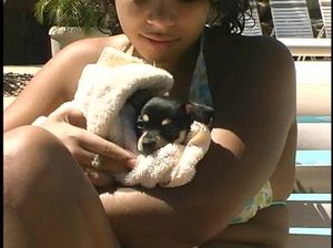 Негр жарит грудастую мулатку в пизду на записи домашнего секс видео