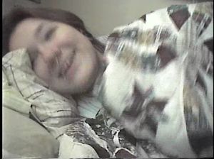 Неформалка с пирсингом и тату трахается на камеру ради денег