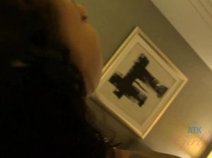 Мулатка громко стонет во время секса от первого лица