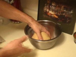 Блонда с большой грудью сосет крепкий член от первого лица в приватном видео