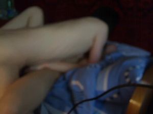 Выебал красивую молодую эмо девчонку и обкончал ей сиськи в домашнем видео