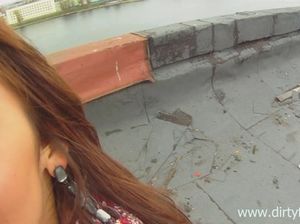Пикапер соблазнил русскую красотку и трахнул ее на крыше дома
