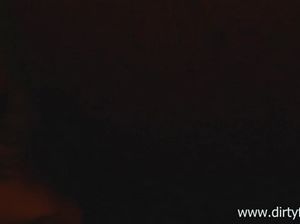Пикапер соблазнил русскую красотку и трахнул ее на крыше дома