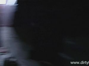 Пикапер соблазнил русскую красотку и трахнул ее на крыше дома