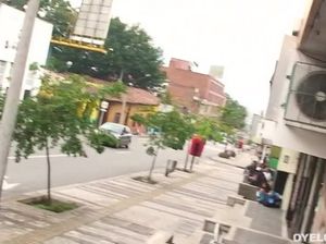 Смазливая латинка с маленькой грудью отдается чуваку на кровати
