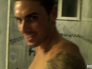 Приятная девушка сосет член и жарится в вагинальную дырочку с любовником