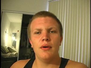 Пошлая красотка за деньги разделась и встала раком для ебли