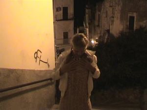 Чешские ребята сняли на видео экстремальный секс на улице города