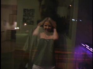 Парень вылизал пилотку домашней блондинке и получил крутой глубокий минет