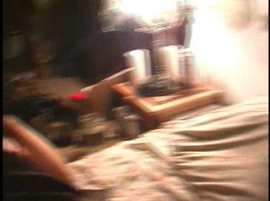 Домашние лесбиянки целуются и лижут горячие киски